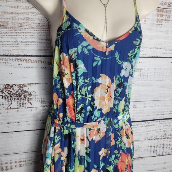 B Darlin Pleated Floral Maxi Dress with Tie - Picture 2 of 9